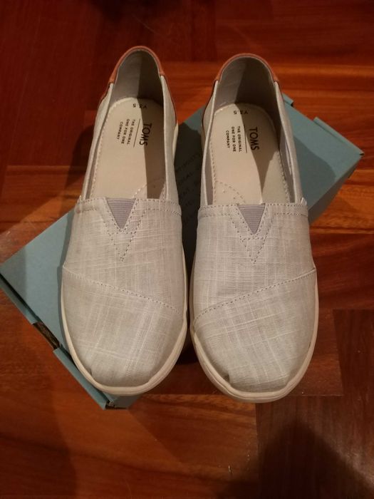 Alpargata em linho cinzento TOMS