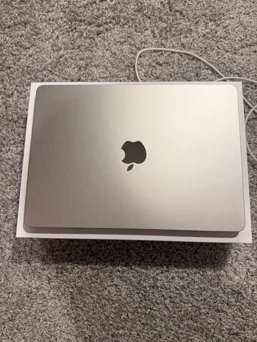 Macbook Air M2 kondycja baterii 100% kolor zloty