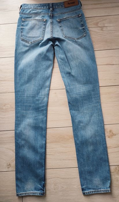 Acne. Spodnie jeansowe 27/32