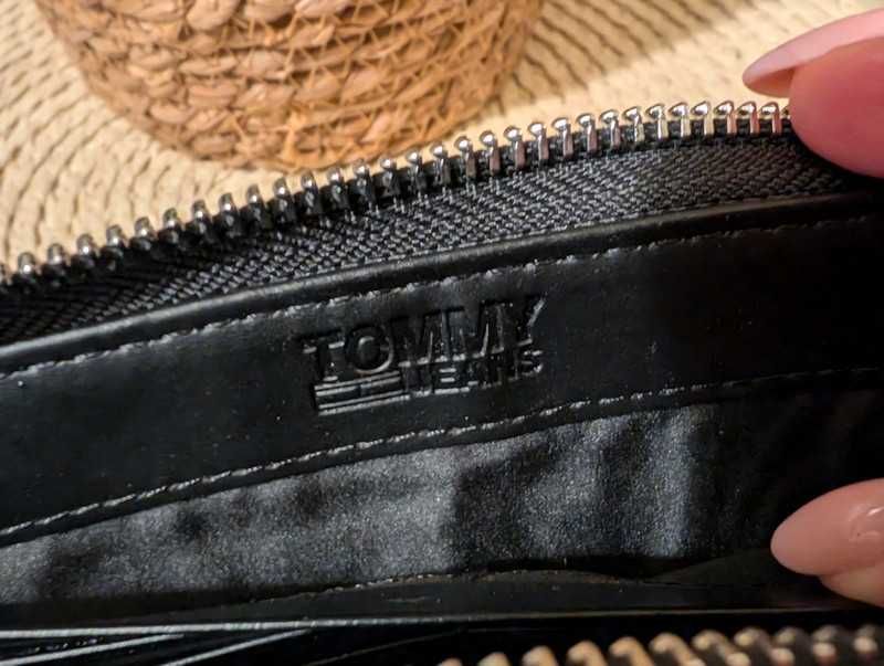Szary metaliczny portfel Tjw Must Large Tommy Hilfiger