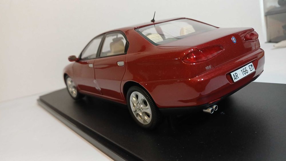 1/18 Alfa Romeo 166 3.0 V6 - Mitica