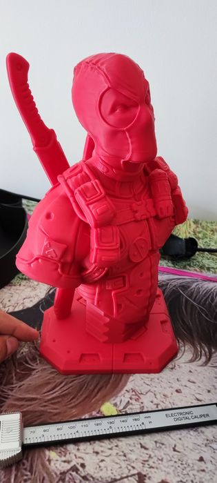 Deadpool estatua