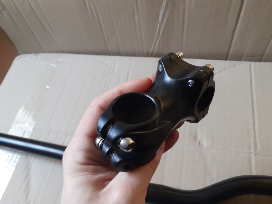 ВЕЛОсипедный руль 25.4х680мм +вынос 25.4х60мм алюминиевый черный.