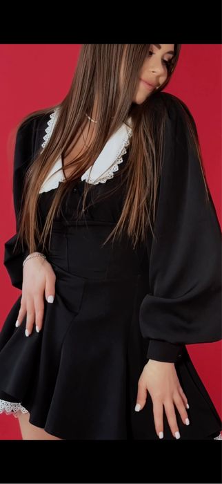 Жіноча сукня в чорному кольорі