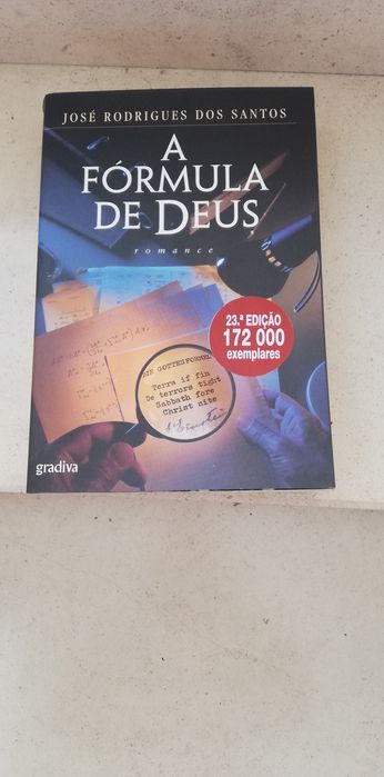 Vários livros do José Rodrigues dos Santos