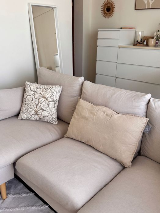 Sofá Bege 3 lugares com Chaise Longue