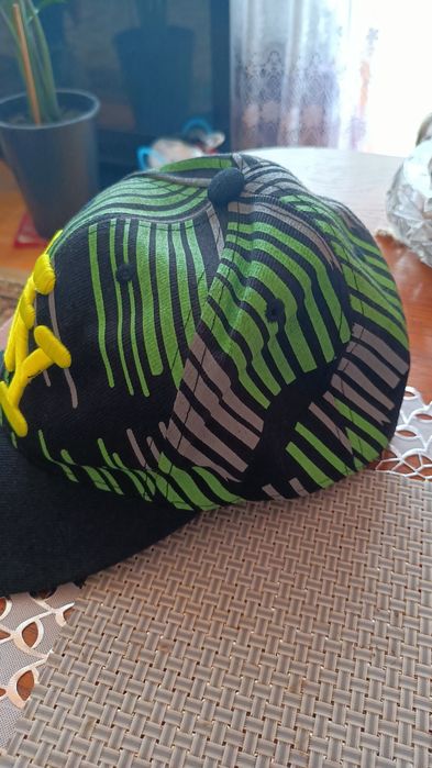 NY fajna modna czapka jak nowa