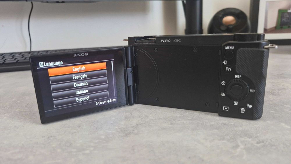 Sony ZVE-10 + Cage Small Rig + Baterias Extra