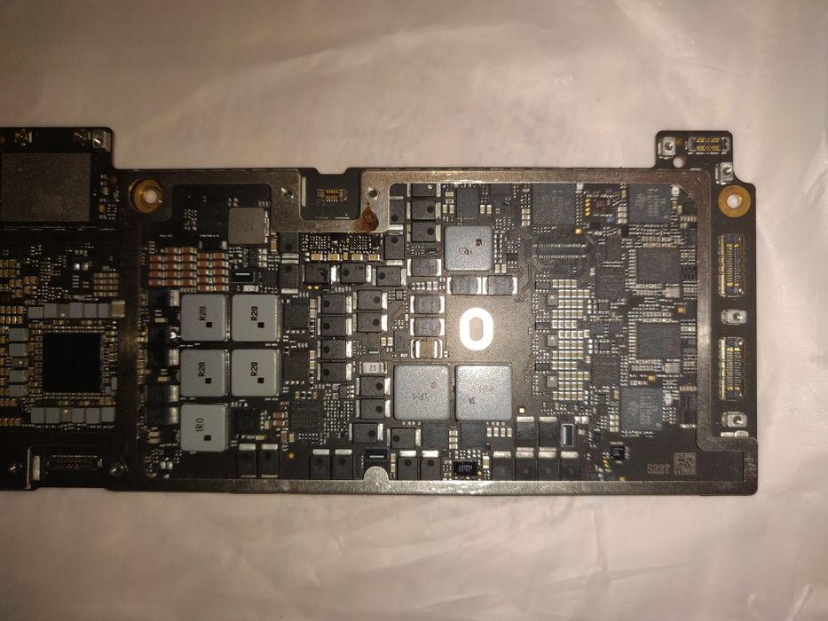 Материнська плата MacBook air 2022 m2 8/256 б/у