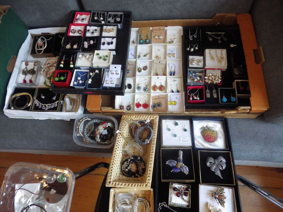 Duża kolekcja nowej biżuterii - pełen asortyment, odsprzedam