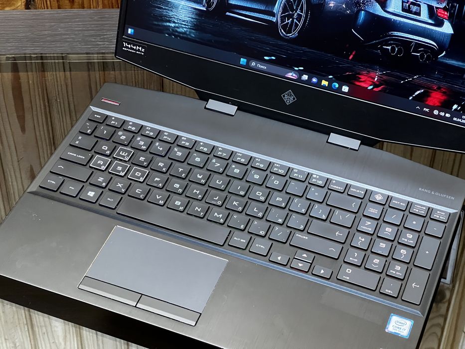 HP Omen 15, RTX2060, 144hz, I7 9750h