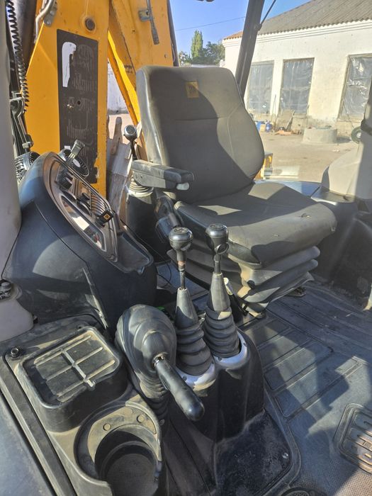 Экскаватор JSB 3 cx