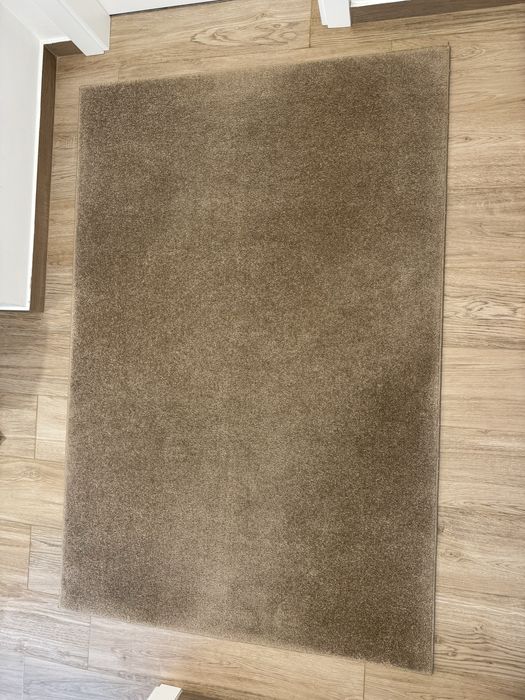 2 carpetes castanhas