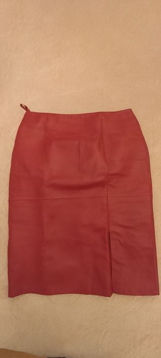 Spódnica jak skórzana , czerwona