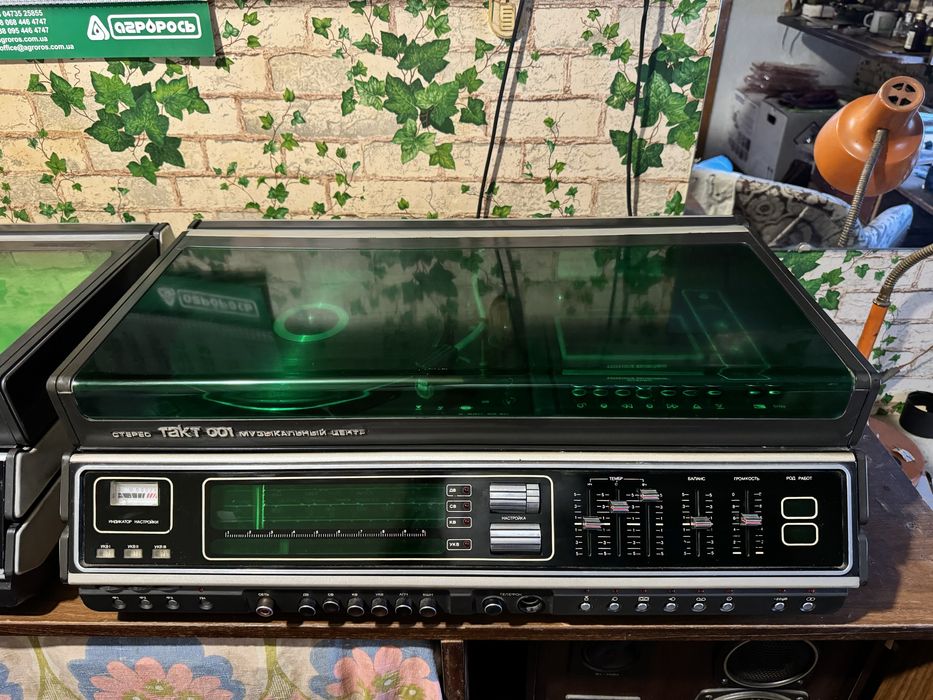 Продам на Музикальний центр ТАКТ-011 запчастини