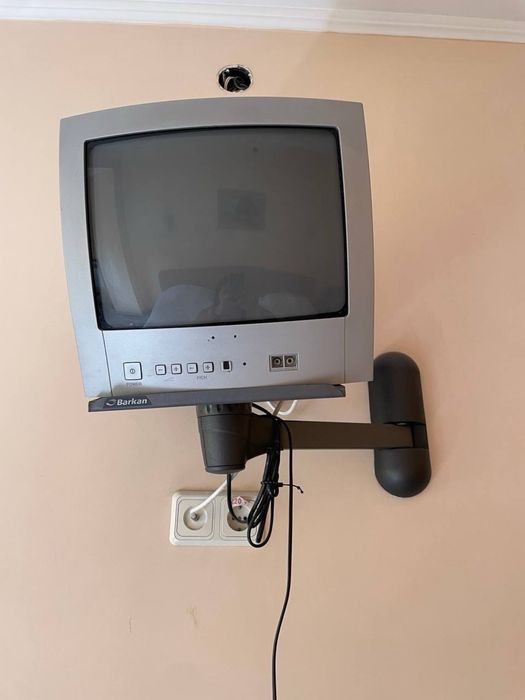 Продам настінний тримач для TV б/в