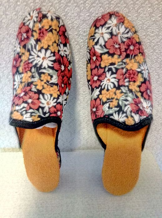 Тапочки-шлепки, новые