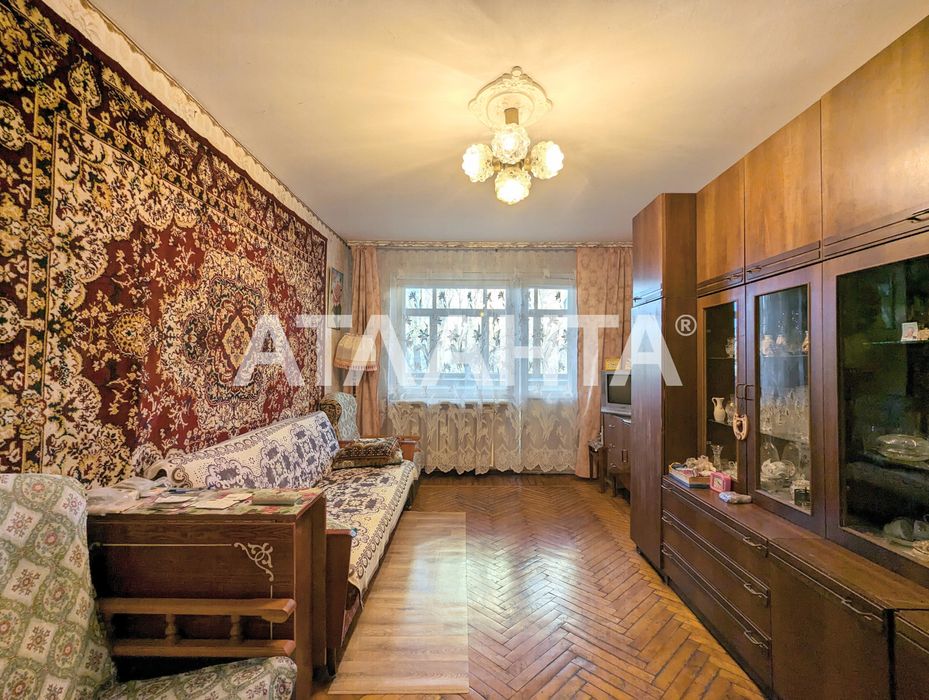 Трехкомнатная квартира Таирово Небесной Сотни