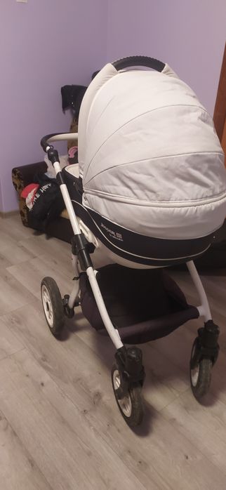 Продам дитячу коляску 3 в одному