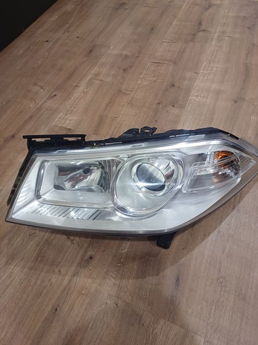 Farol esquerdo Renault Megane