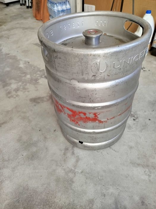 Vendo dois barris 50 Lts de cerveja. 30 € cada