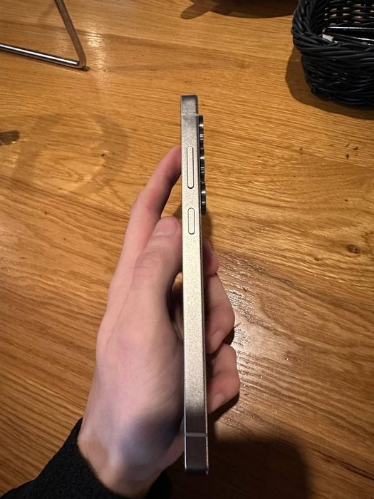 Samsung Galaxy S25 Ultra 256gb.