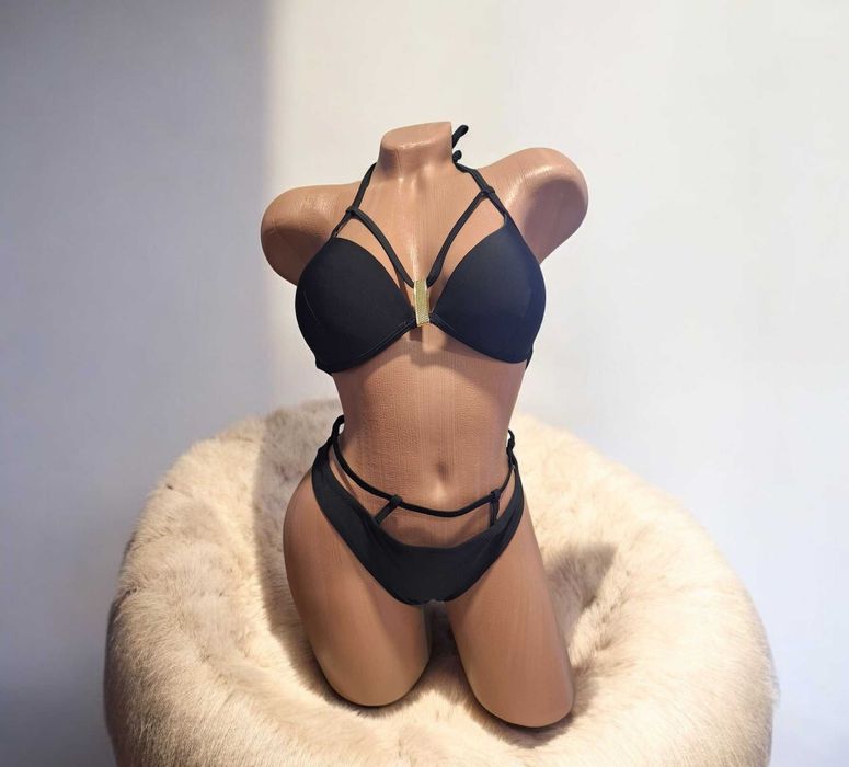 Стильний, ефектний купальник. Чашка В- С На 46р.