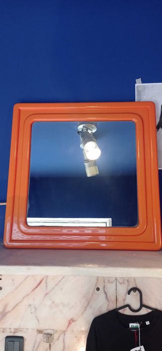 Espelho plástico space age