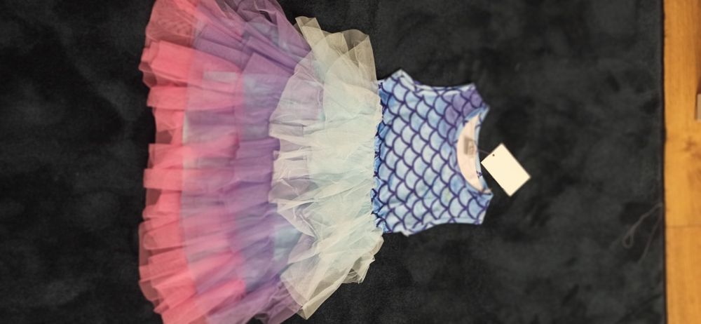 Nowa przepiękna sukienka typu syrenka rozmiar 98