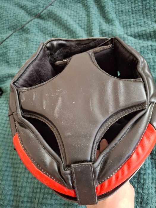 Kask bokserski z kratką