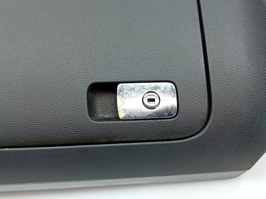 Porta luvas VOLKSWAGEN Golf V (1K1)