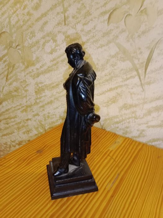 Пушкин А.С. Статуэтка .Касли 1986г.