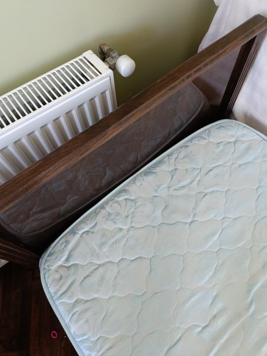 Рогатин.Румунські односпальні ліжка з нат. дерева