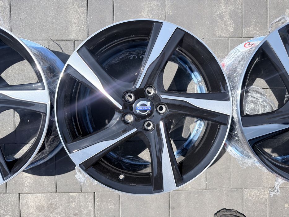 5x108 18 Volvo R- design V60 Xc60 xc40 v40  swieżo  po regeneracji