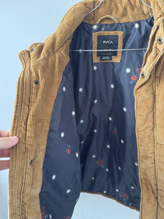 Casaco puffer bombazina mostarda RVCA