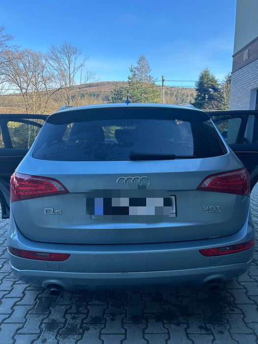 Надійний повнопривідний кросовер Audi Q5 Quattro