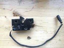 Скоба ригель замок петля захват крюк капота Тигуан Tiguan 16- рігель