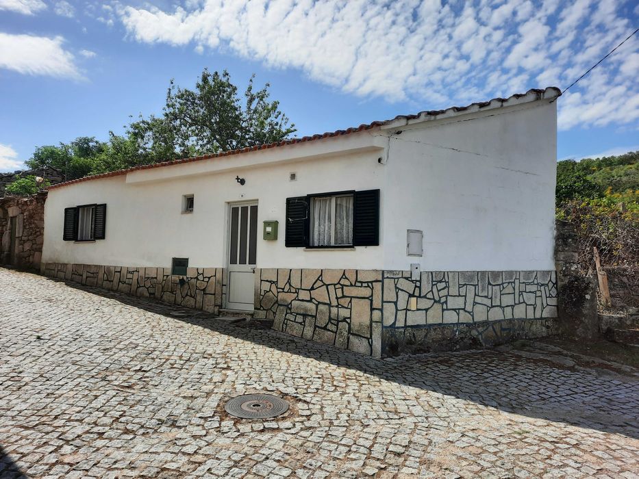Moradia em Linhares – Perto do Douro: Natureza, História e Tranquilidade