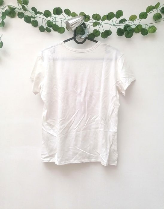 T-shirt Branca "I need more space"