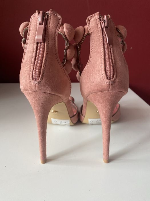 Buty na obcasie