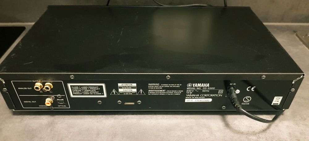 Yamaha CD-S300-CD проигыватель.