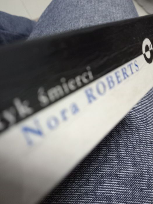 Dotyk śmieci - Nora Roberts