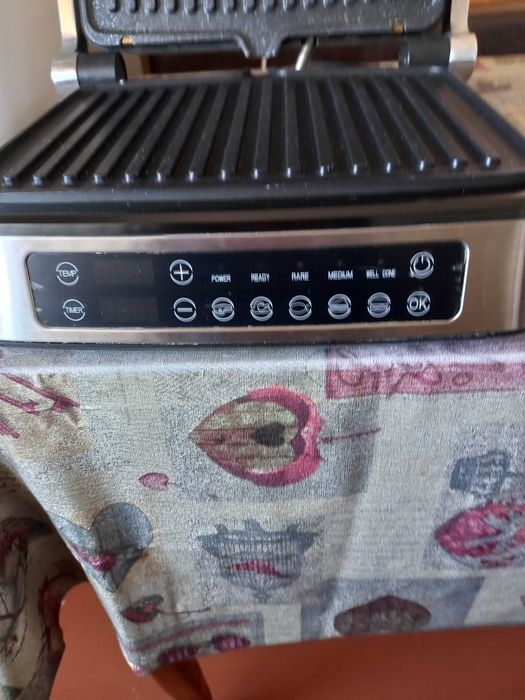 Продам  гриль електричний в задовільному стані