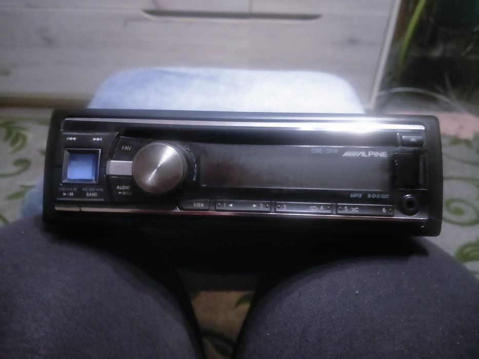 Автомагнитола Alpine CDЕ-131R магнитола с блютузом