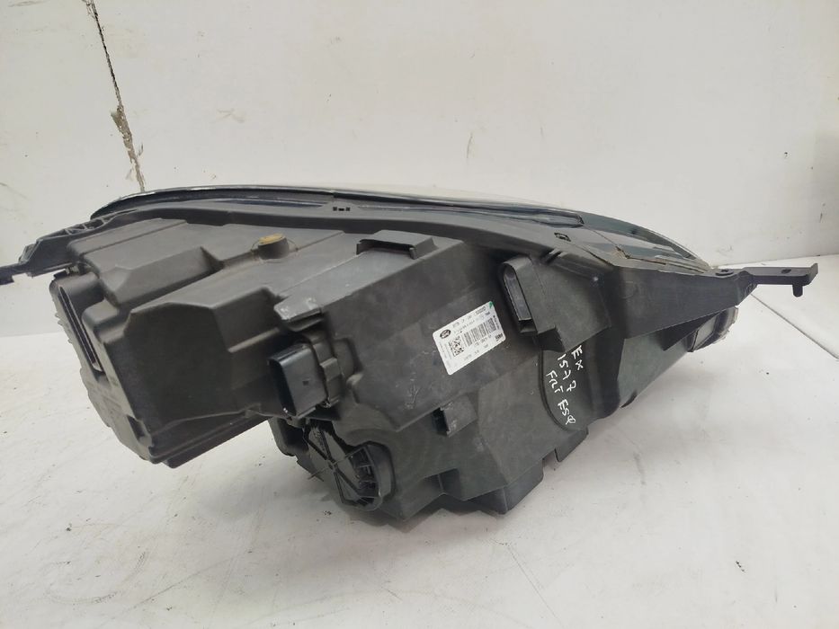 Ótica / farol esquerda FORD Puma (J2K, CF7)