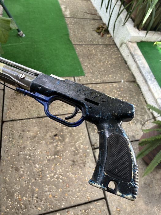 2 armas pesca submarina ou peças - para desocupar