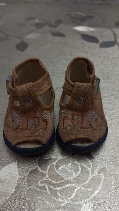 Buty pierwsze buciki kapcie 11,1 cm