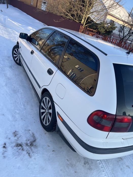 Volvo v40 1.6 benzin 1998p