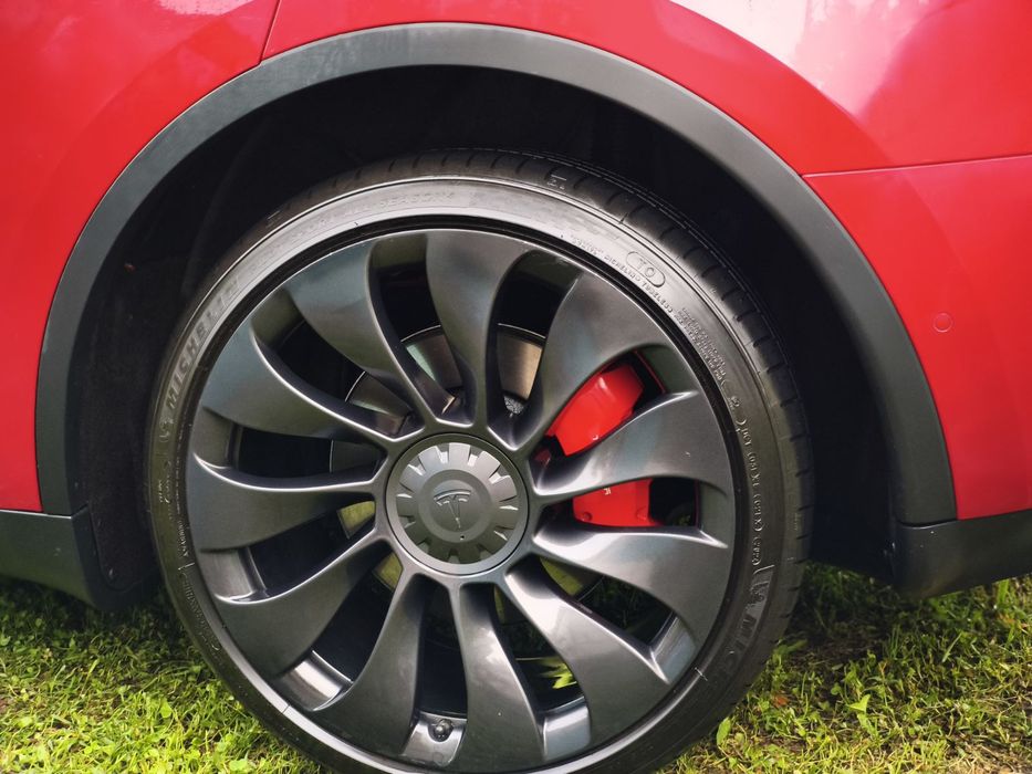 Диски з шинами Tesla model Y Perfomans