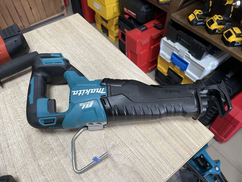 Makita DJR187 / безщіткова шабельна пила Макіта